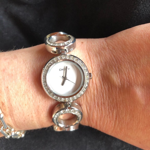 DKNY women’s watch - Picture 2 of 4